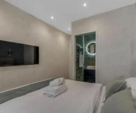 Maison De Charme Au Coeur De Batignolles *