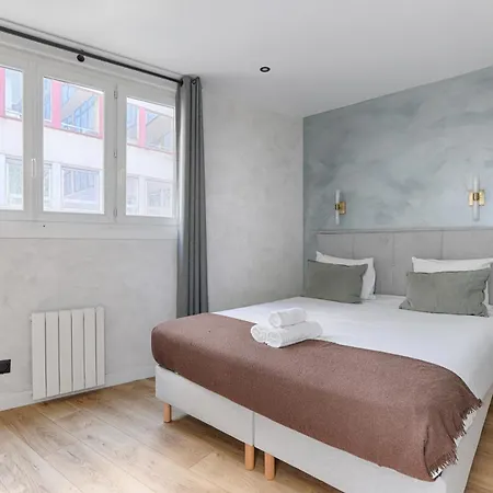 Maison De Charme Au Coeur De Batignolles
