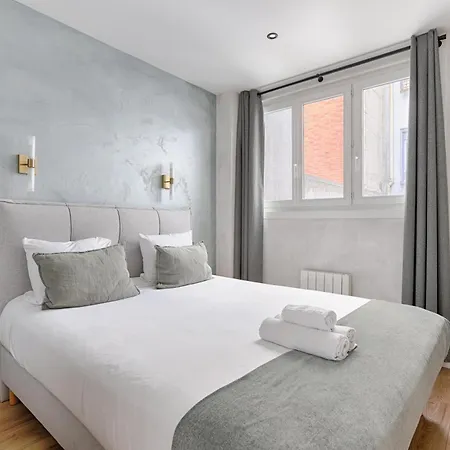 Maison De Charme Au Coeur De Batignolles