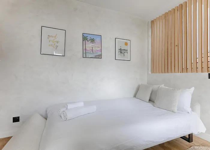Maison De Charme Au Coeur De Batignolles דירה פריז