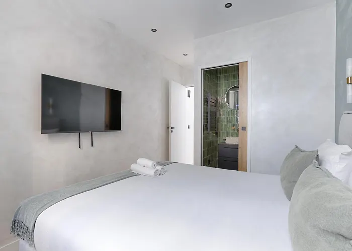 Maison De Charme Au Coeur De Batignolles *