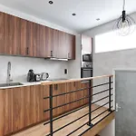 Appartement Maison De Charme Au Coeur De Batignolles